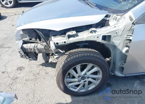 2013 Mazda Mazda3 I Touring z USA, uszkodzony, nr VIN JM1BL1LP9D1771376